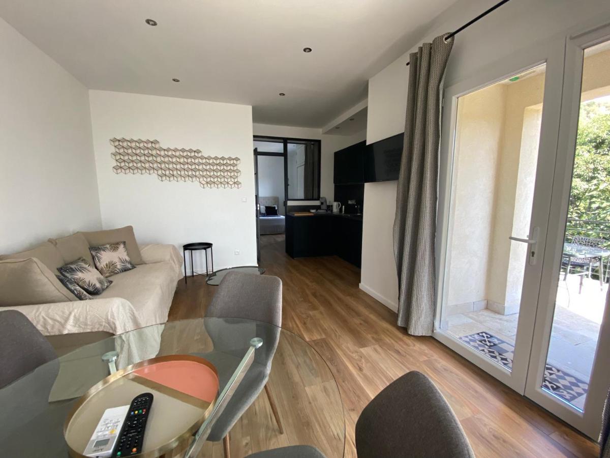 Sweet 2 Pieces 42 M2 Chambre, Salon, Cuisine, Grande Terrasse, Parking Proche Centre Et Apartamento