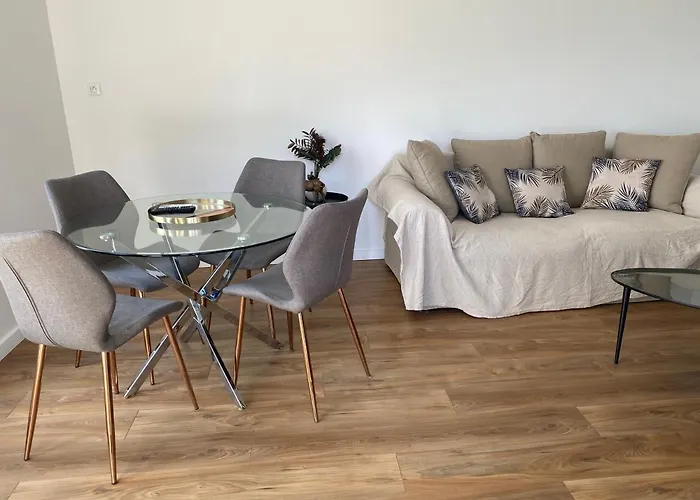 Home Sweet Home 2 Pieces 42 M2 Chambre, Salon, Cuisine, Grande Terrasse, Parking Proche Centre Ville Et Mer